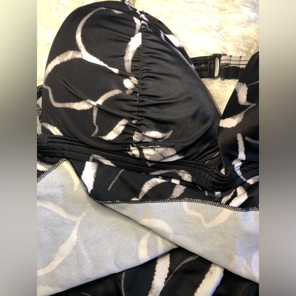 VENUS Floral Black and White Tankini Top size 16 NWOT 🖤🔥🤍 - Picture 10 of 14